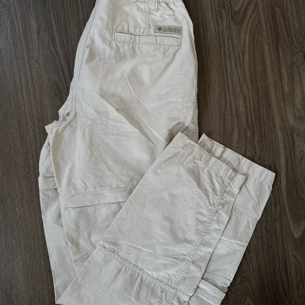 Columbia Light Gray Women's Cargo Pants - Neutral Utility Style